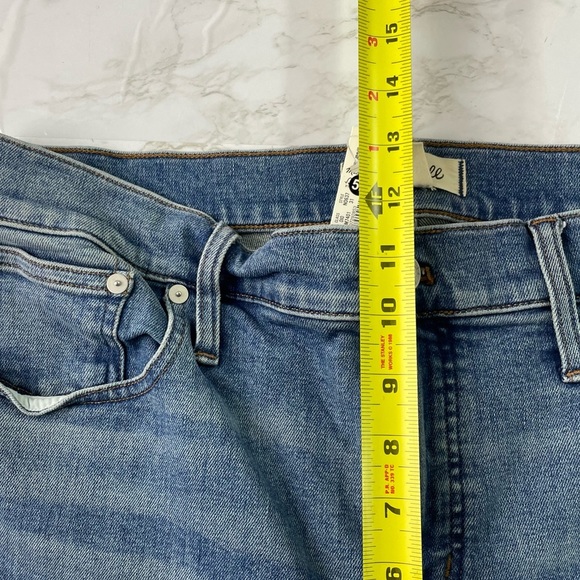 NWT Madewell Women’s Mid-Rise Kick Out Jeans | Size 31 | Wide Leg Medium Wash - Picture 4 of 9